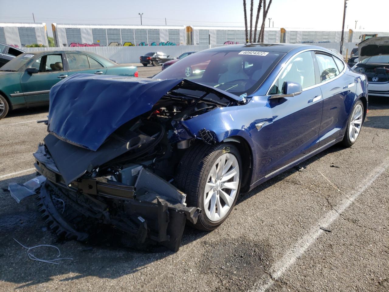 Photo 2 from auction – 2017 TESLA MODEL S with VIN 5YJSA1E27HF204507