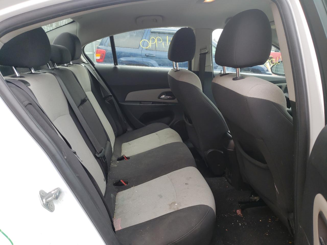 Photo 6 from auction – 2011 CHEVROLET CRUZE LS with VIN 1G1PC5SH4B7133255