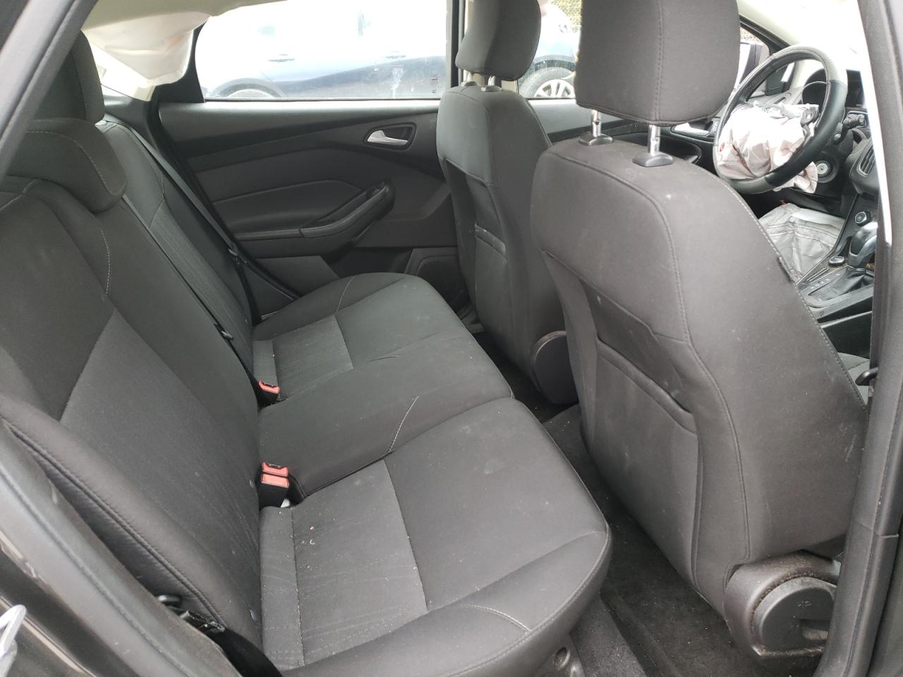 Photo 6 from auction – 2016 FORD FOCUS SE with VIN 1FADP3K28GL233300