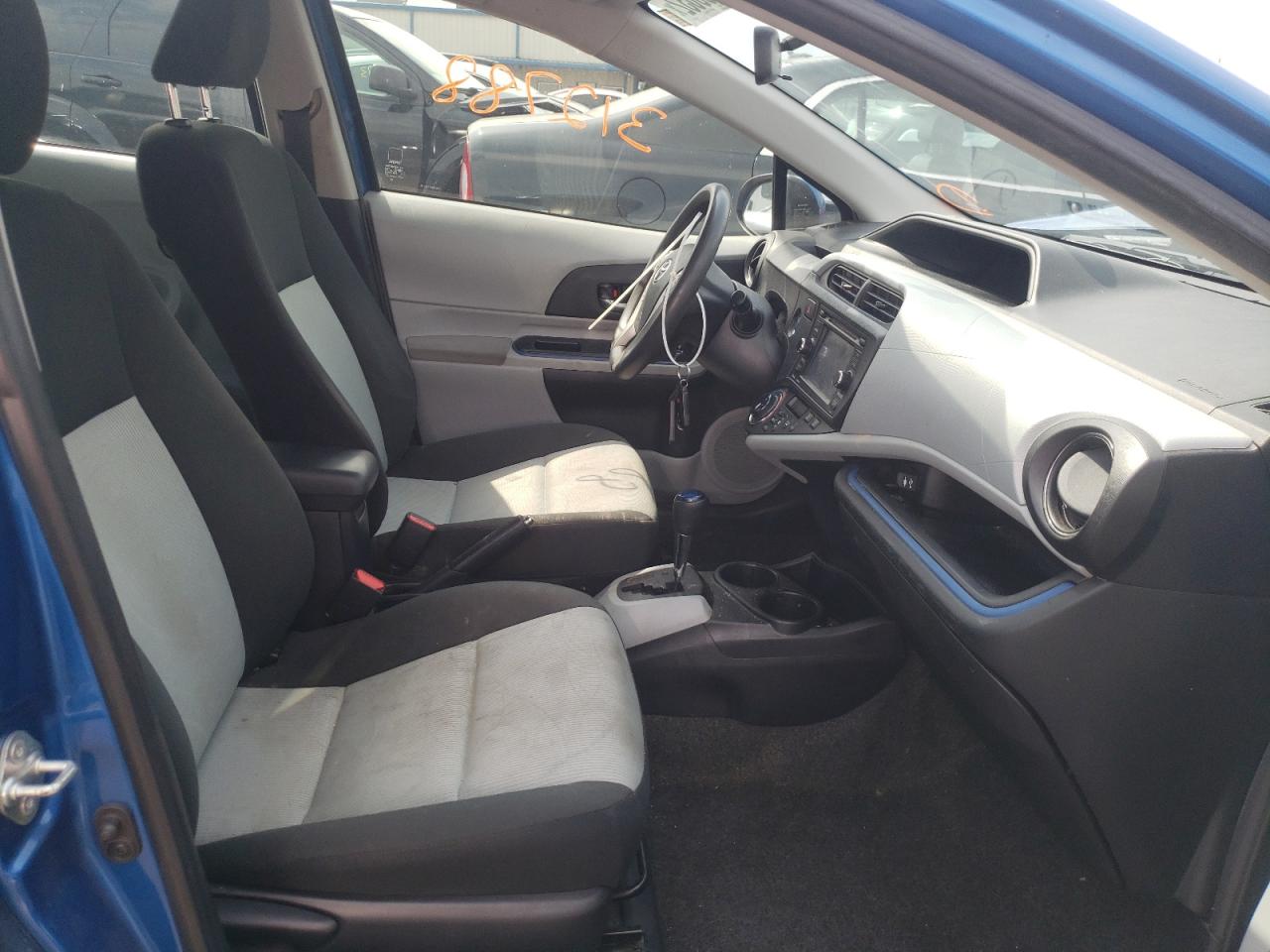 Photo 5 from auction – 2012 TOYOTA PRIUS C with VIN JTDKDTB32C1511276