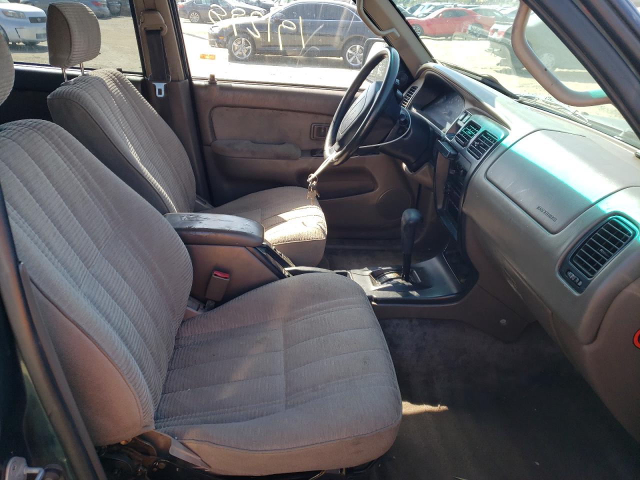 Photo 5 from auction – 1997 TOYOTA 4RUNNER SR with VIN JT3GN86R8V0030833