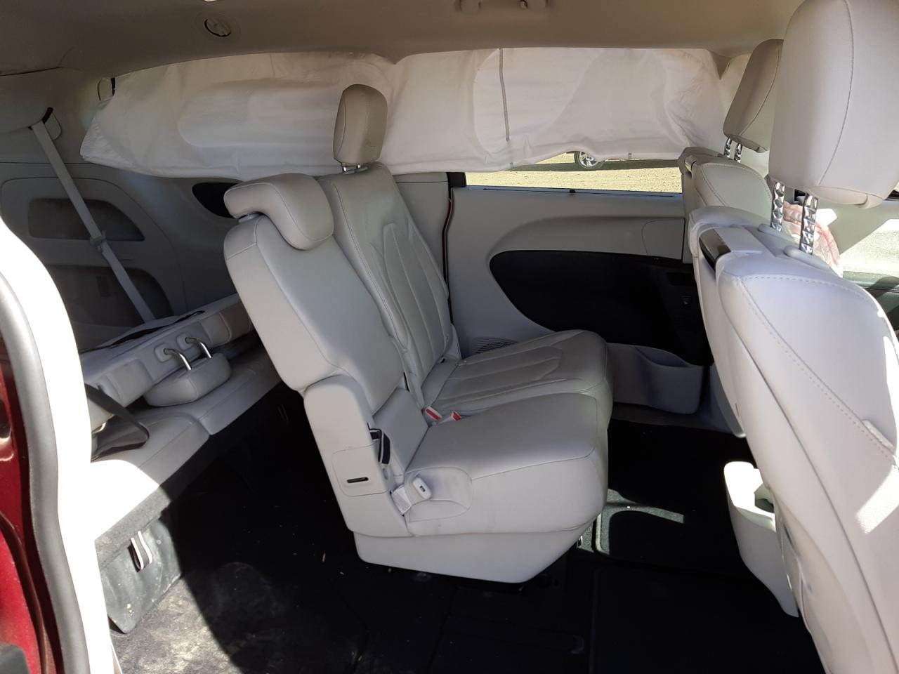 Photo 6 from auction – 2018 CHRYSLER PACIFICA T with VIN 2C4RC1EG5JR111368