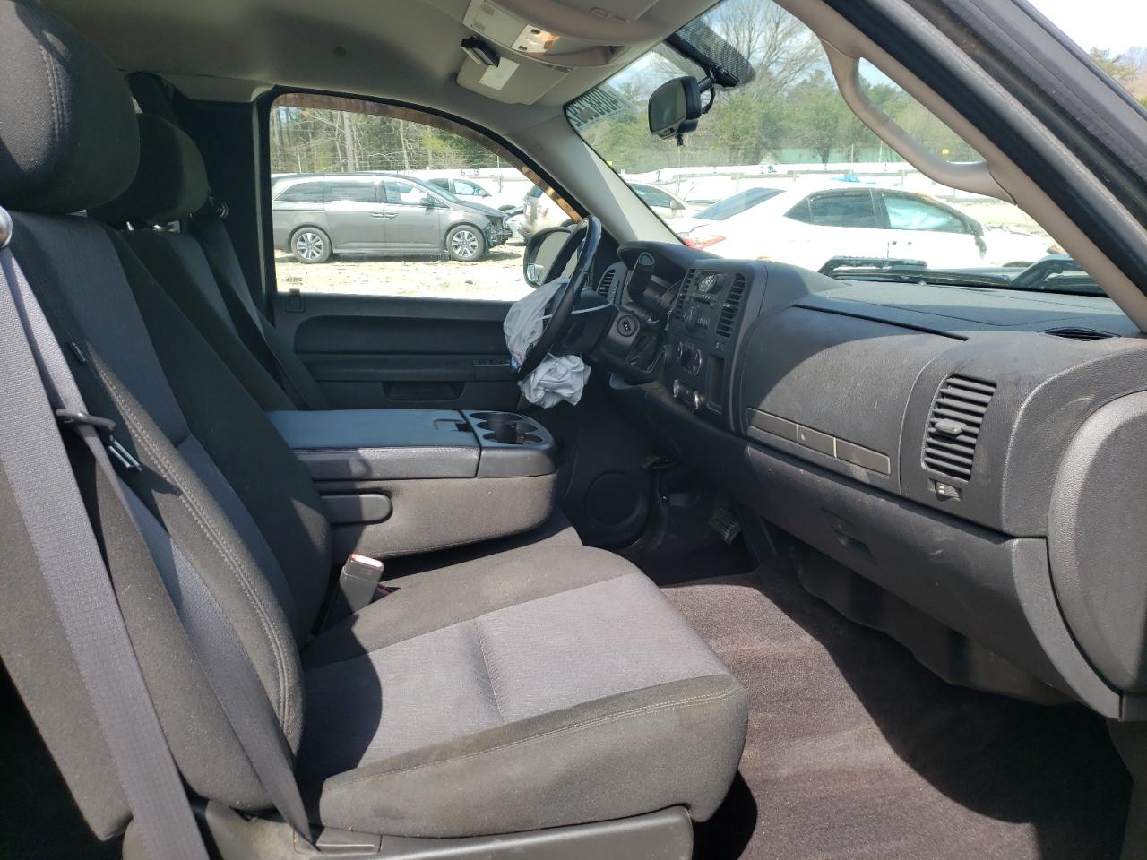 Photo 5 from auction – 2011 CHEVROLET silverado with VIN 1GCRKSE38BZ106548