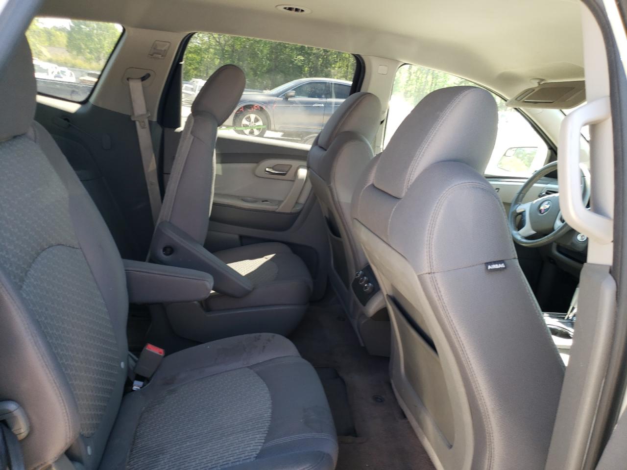 Photo 6 from auction – 2011 CHEVROLET TRAVERSE L with VIN 1GNKRGED2BJ207397
