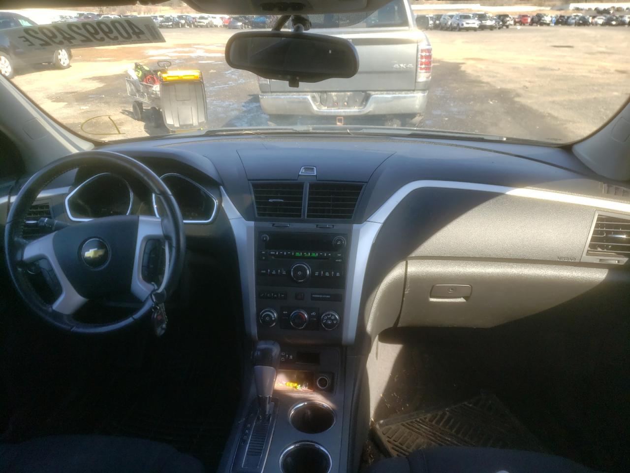 Photo 9 from auction – 2010 CHEVROLET TRAVERSE with VIN 1GNLRFED7AJ260741