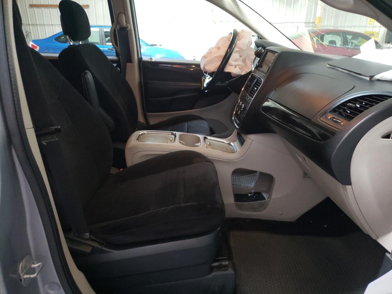 Foto 5 de la subasta – 2013 DODGE GRAND CARA con VIN 2C4RDGCG3DR717758