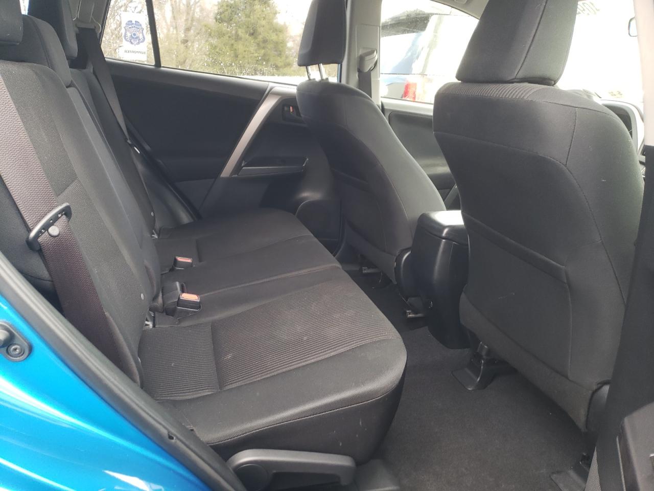Photo 6 from auction – 2017 TOYOTA RAV4 LE with VIN JTMBFREVXHD210531