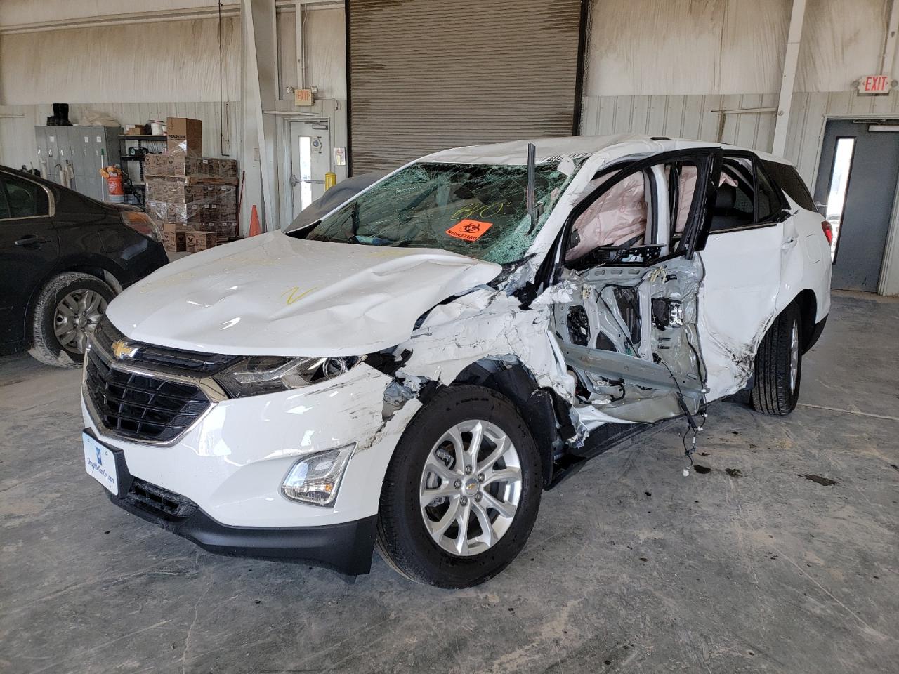 Photo 2 from auction – 2018 CHEVROLET EQUINOX LT with VIN 2GNAXJEV1J6229085