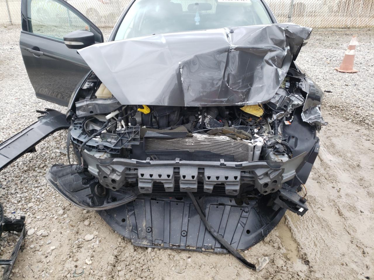 Photo 9 from auction – 2016 FORD FOCUS SE with VIN 1FADP3K28GL233300