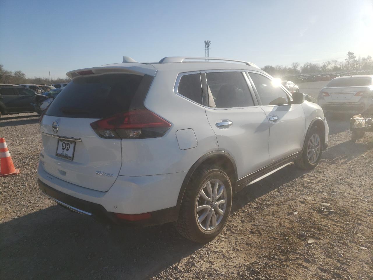 Photo 4 from auction – 2020 NISSAN ROGUE S with VIN KNMAT2MV2LP504400
