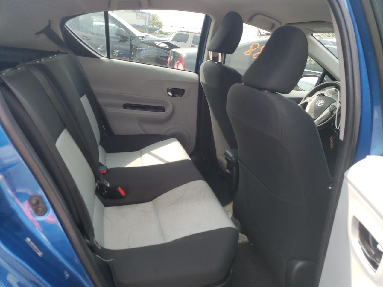 Photo 6 from auction – 2012 TOYOTA PRIUS C with VIN JTDKDTB32C1511276
