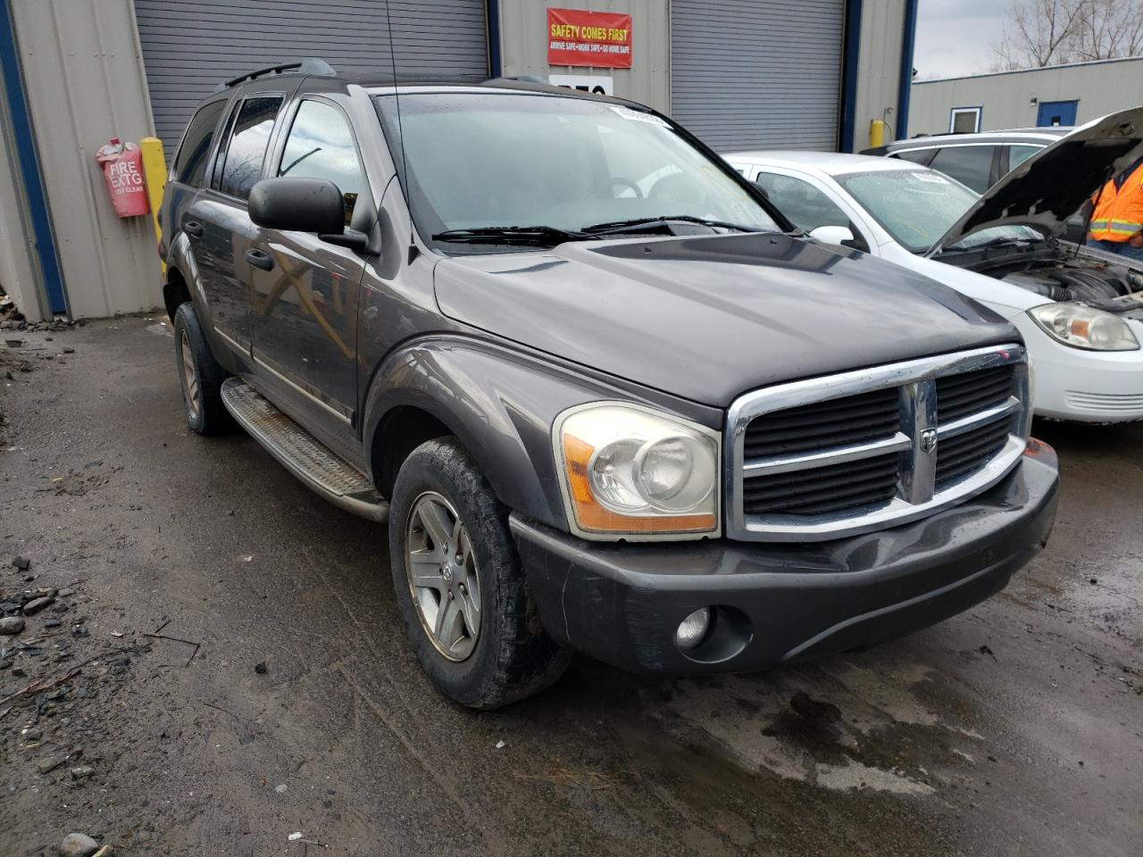 DODGE DURANGO LI 2004 with VIN 1D4HB58DX4F219927 - Photo from auction