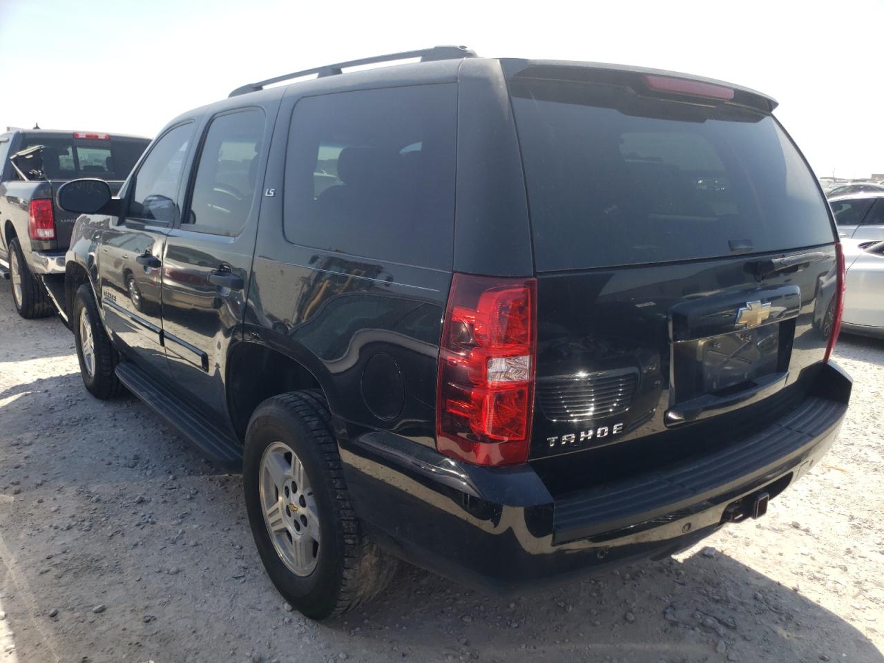 Photo 3 from auction – 2007 CHEVROLET TAHOE C150 with VIN 1GNFC13C27J406452