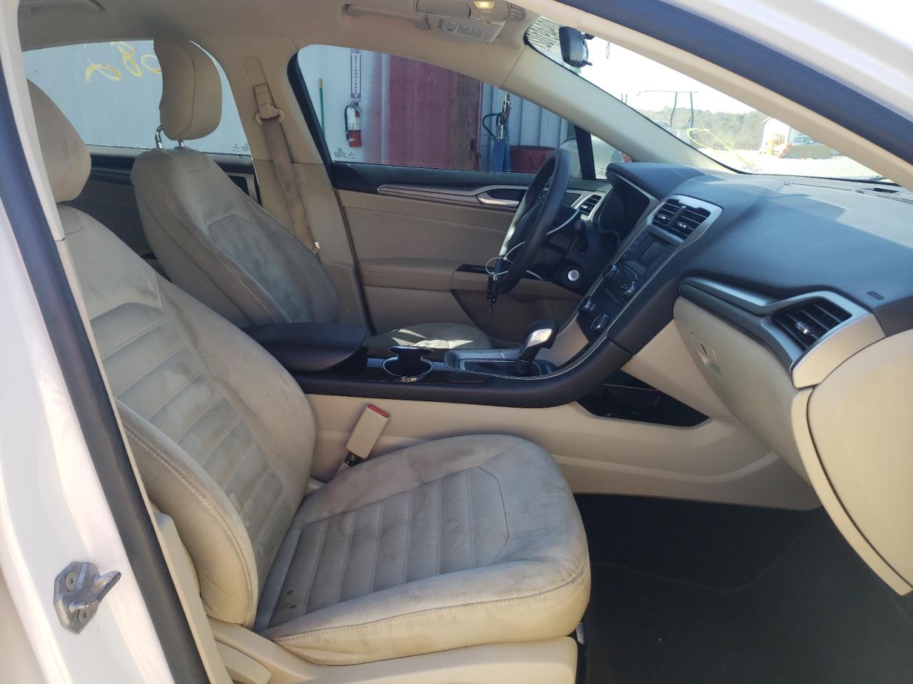 Photo 5 from auction – 2014 FORD FUSION SE with VIN 3FA6P0H71ER204374