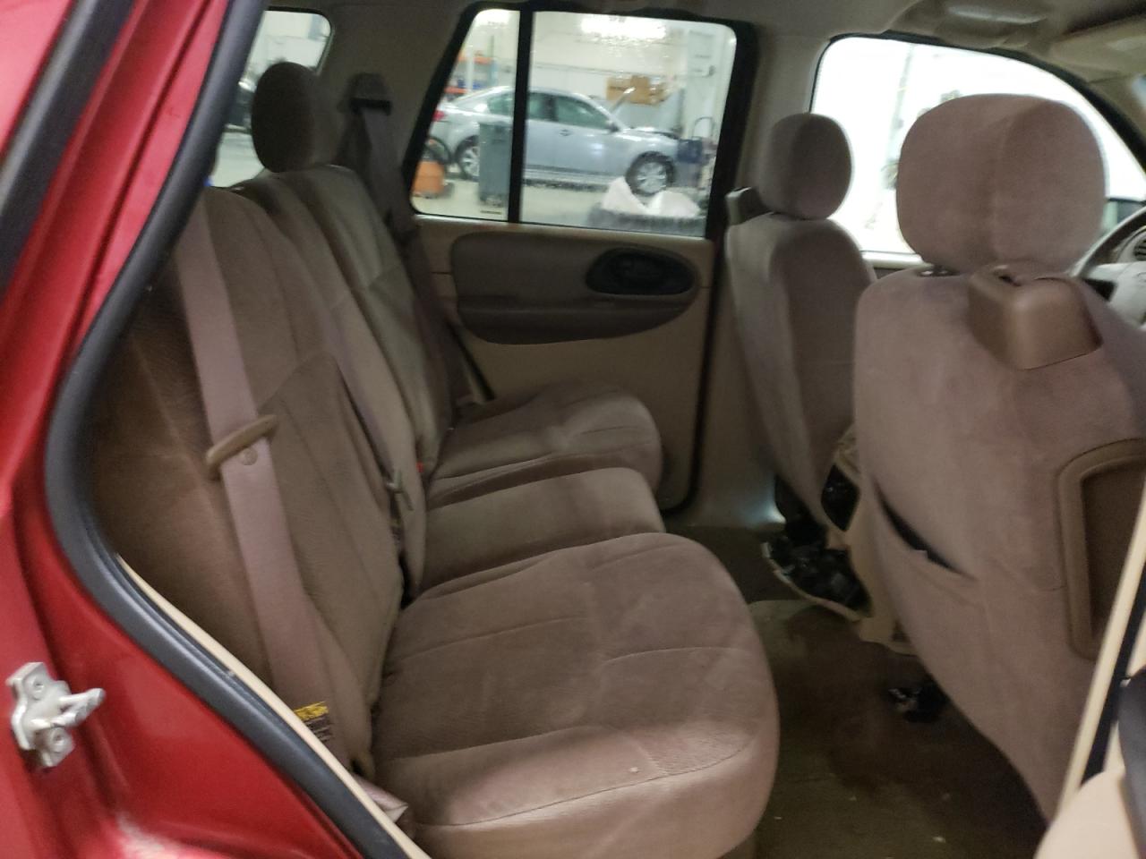 Photo 6 from auction – 2004 CHEVROLET TRAILBLAZE with VIN 1GNDT13S242277570