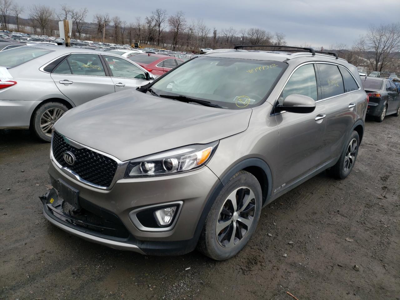 Photo 2 from auction – 2017 KIA SORENTO EX with VIN 5XYPHDA54HG318766