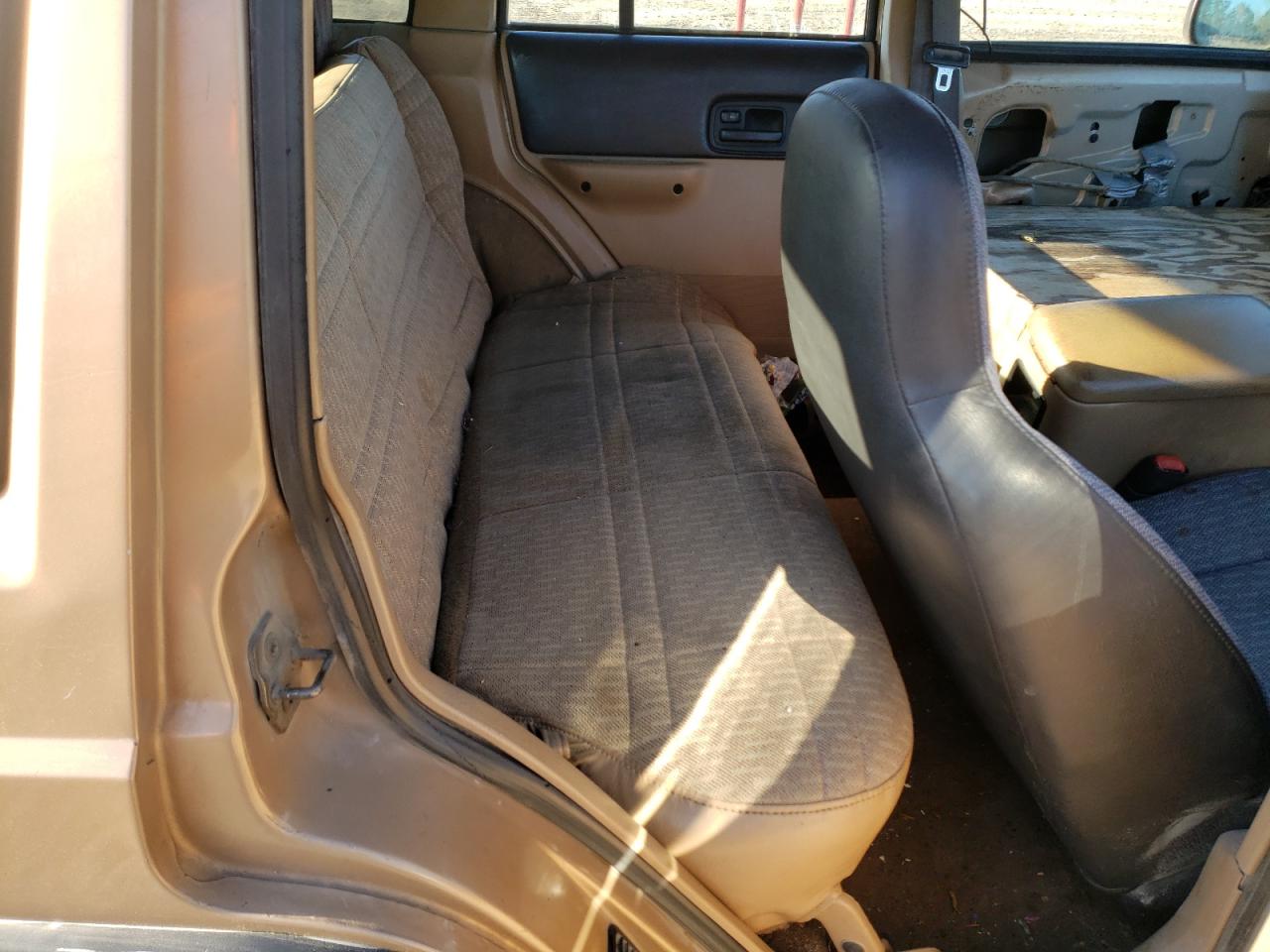 Photo 6 from auction – 2000 JEEP CHEROKEE S with VIN 1J4FN28S4YL187115