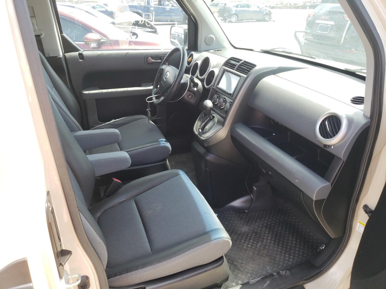 Photo 5 from auction – 2005 HONDA ELEMENT EX with VIN 5J6YH28635L003524