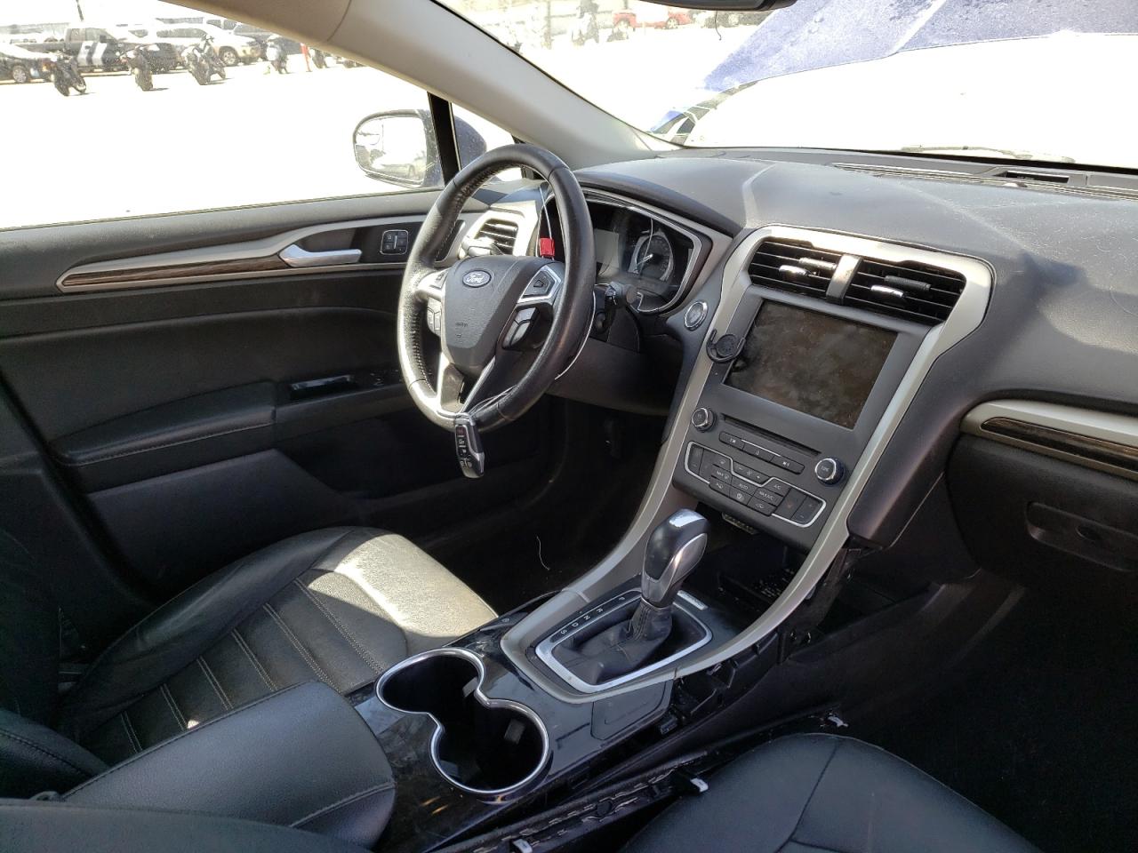 Photo 9 from auction – 2016 FORD FUSION SE with VIN 3FA6P0HD2GR381489