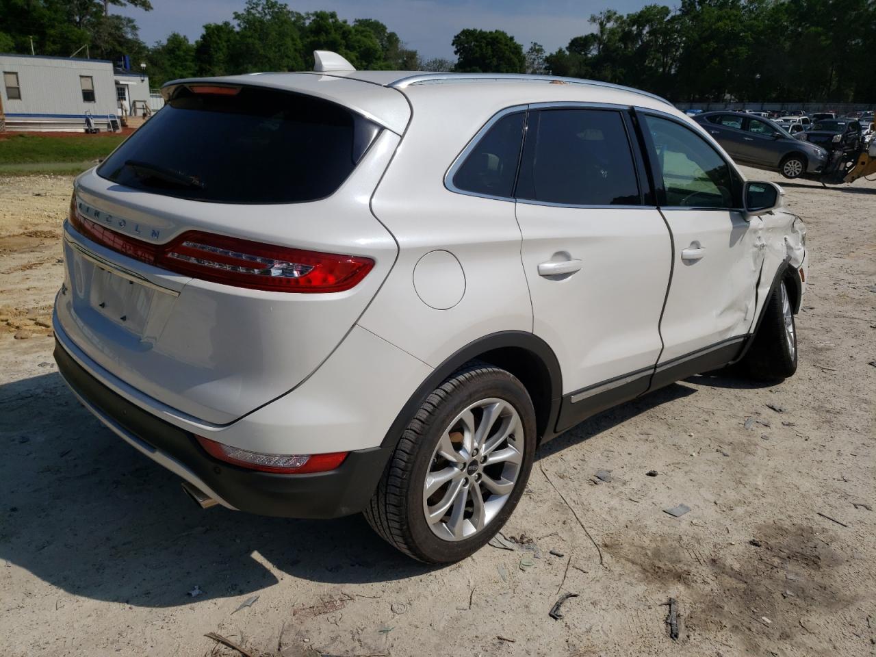 Photo 4 from auction – 2019 LINCOLN MKC SELECT with VIN 5LMCJ2C90KUL53052