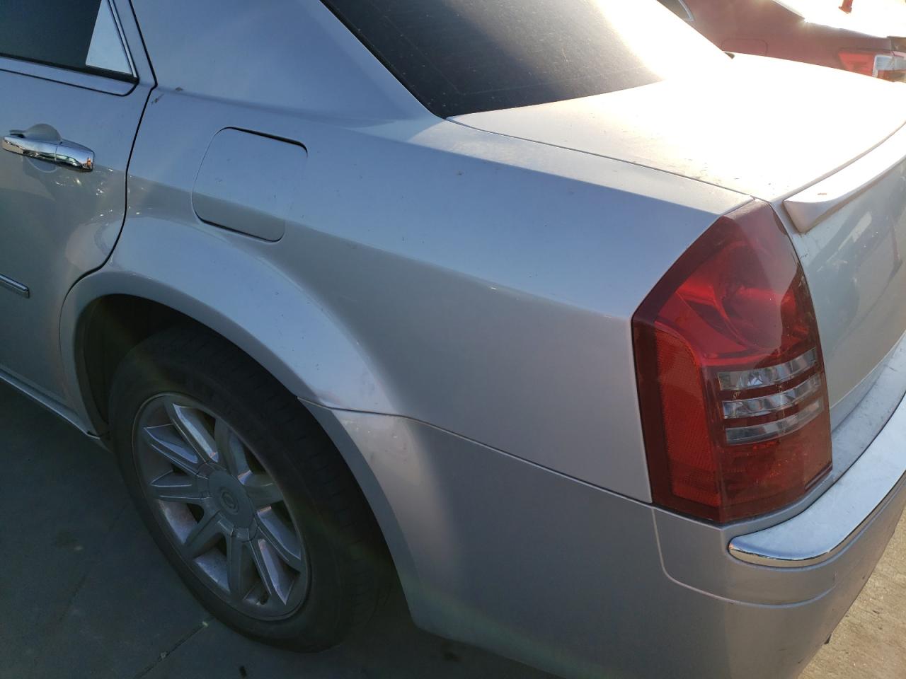Photo 9 from auction – 2006 CHRYSLER 300C with VIN 2C3KA63HX6H506986