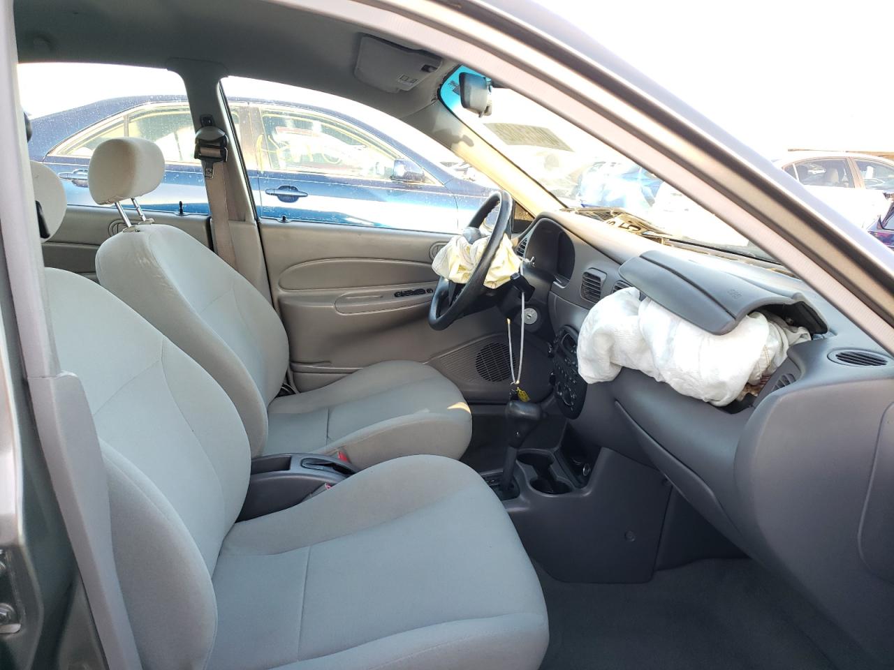 Photo 5 from auction – 2002 FORD ESCORT with VIN 3FAFP13P92R189468