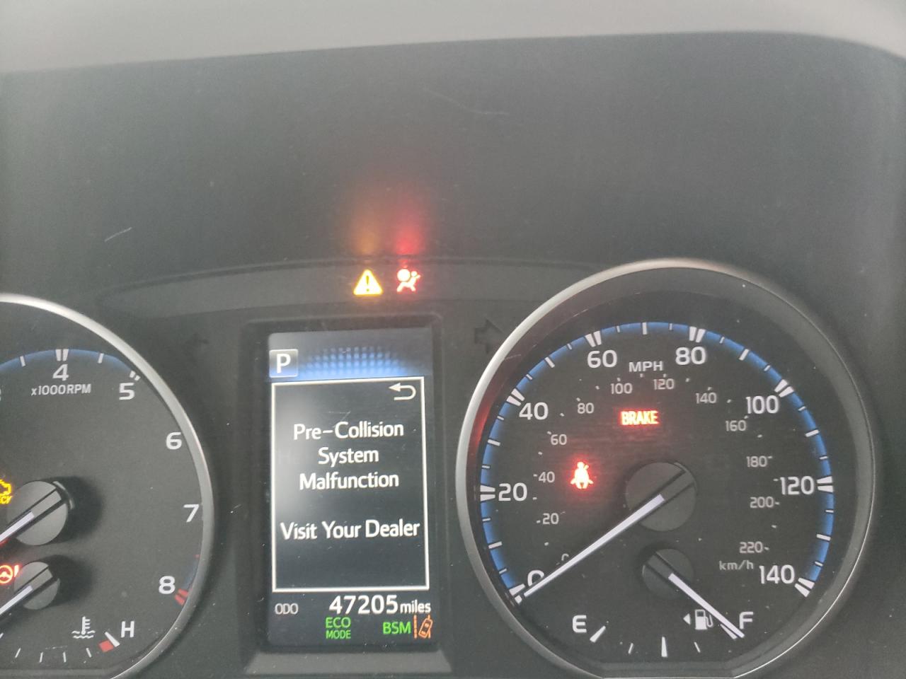 Photo 8 from auction – 2018 TOYOTA RAV4 ADVEN with VIN JTMRFREV3JJ260693