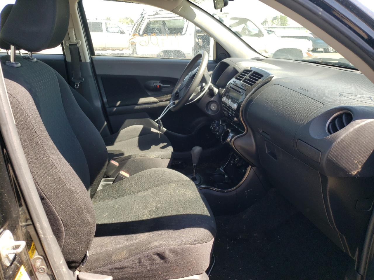 Photo 5 from auction – 2008 SCION XD with VIN JTKKU10468J020743