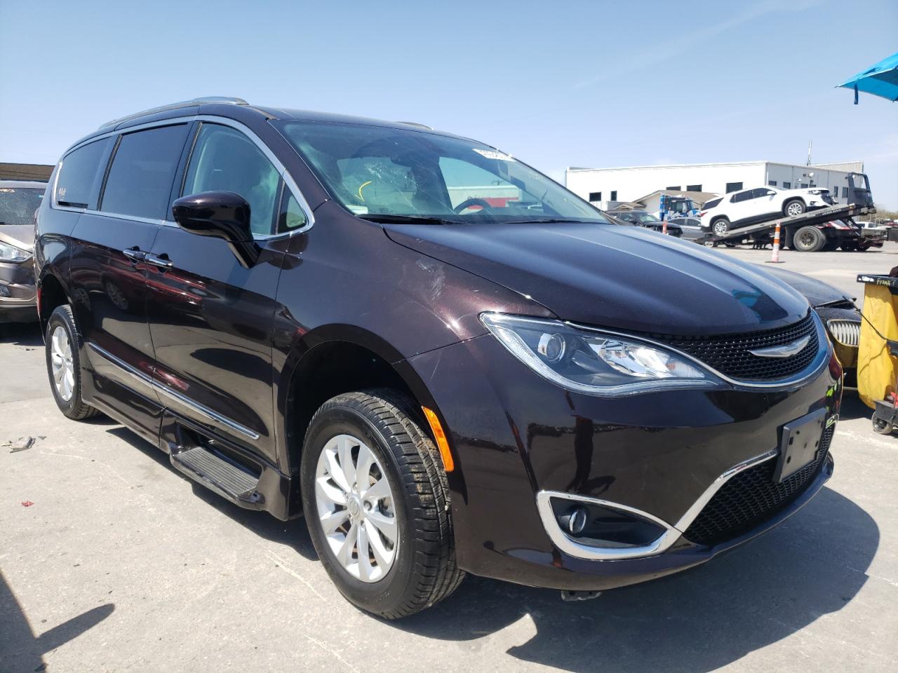 صورة رقم 1 من المزاد - 2018 CHRYSLER PACIFICA T مع VIN 2C4RC1EGXJR183277