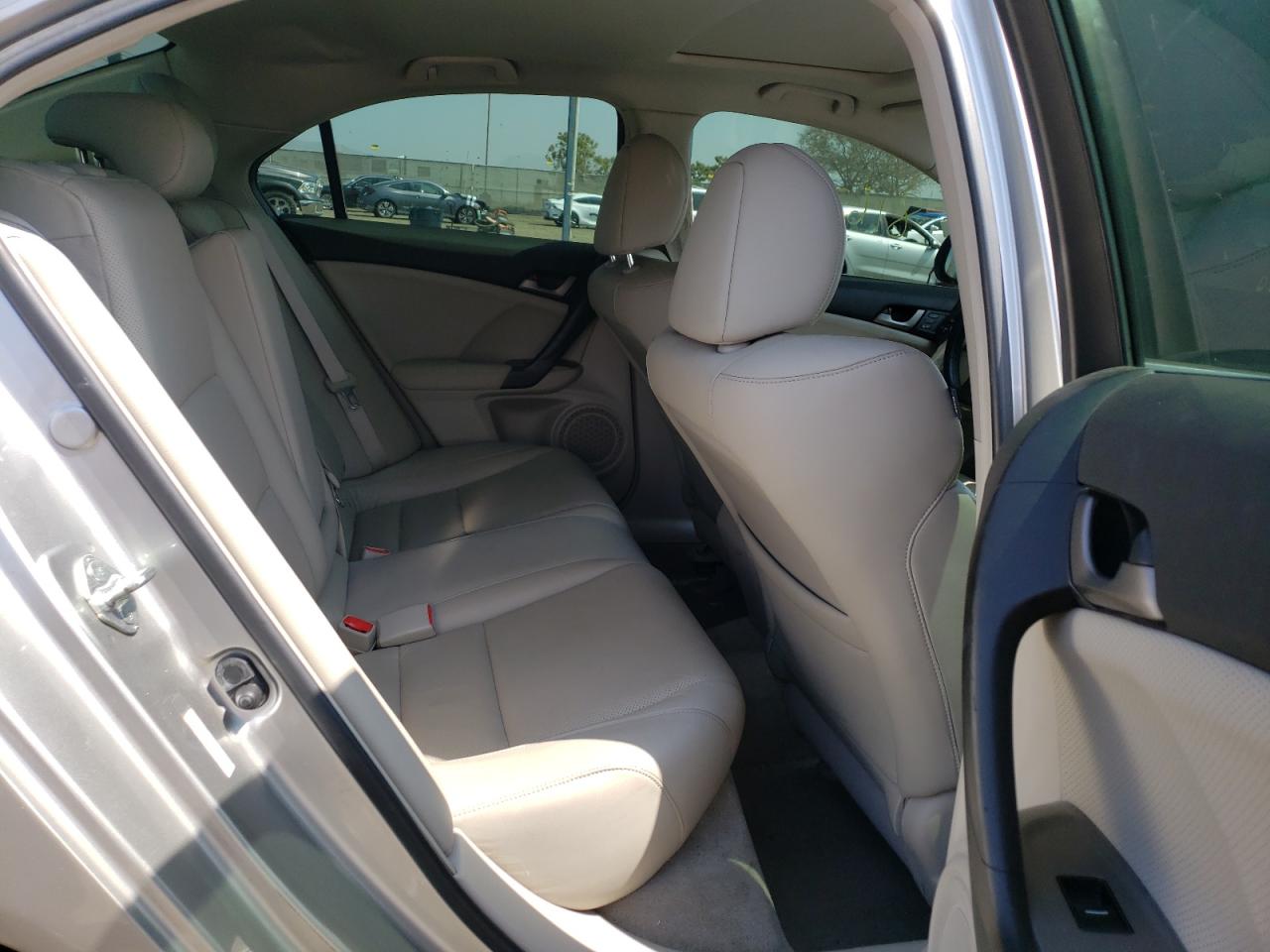 Photo 6 from auction – 2010 ACURA TSX with VIN JH4CU2F65AC028819
