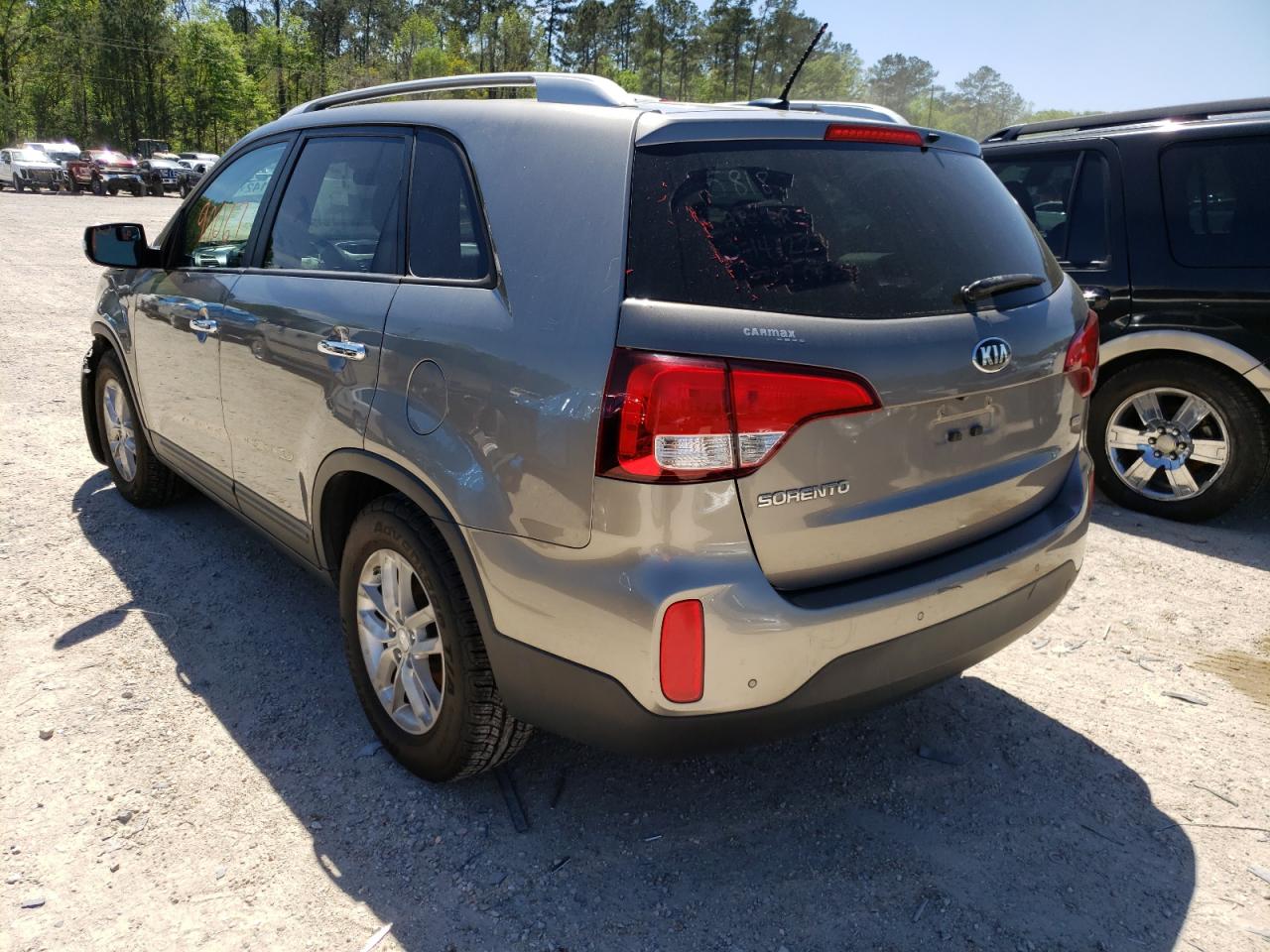 Photo 3 from auction – 2015 KIA SORENTO LX with VIN 5XYKT3A62FG661990