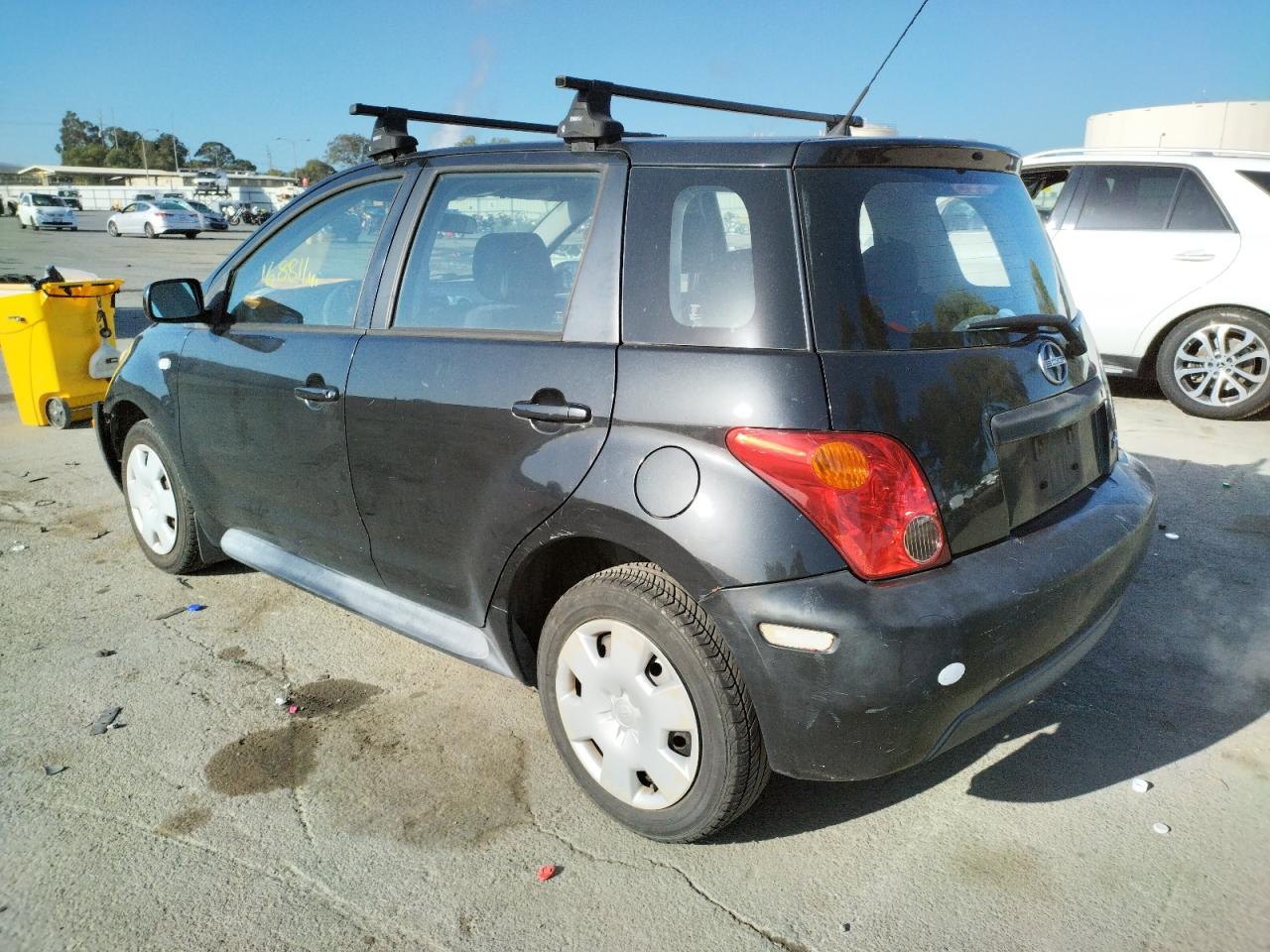 Photo 3 from auction – 2005 TOYOTA SCION XA with VIN JTKKT624750123412