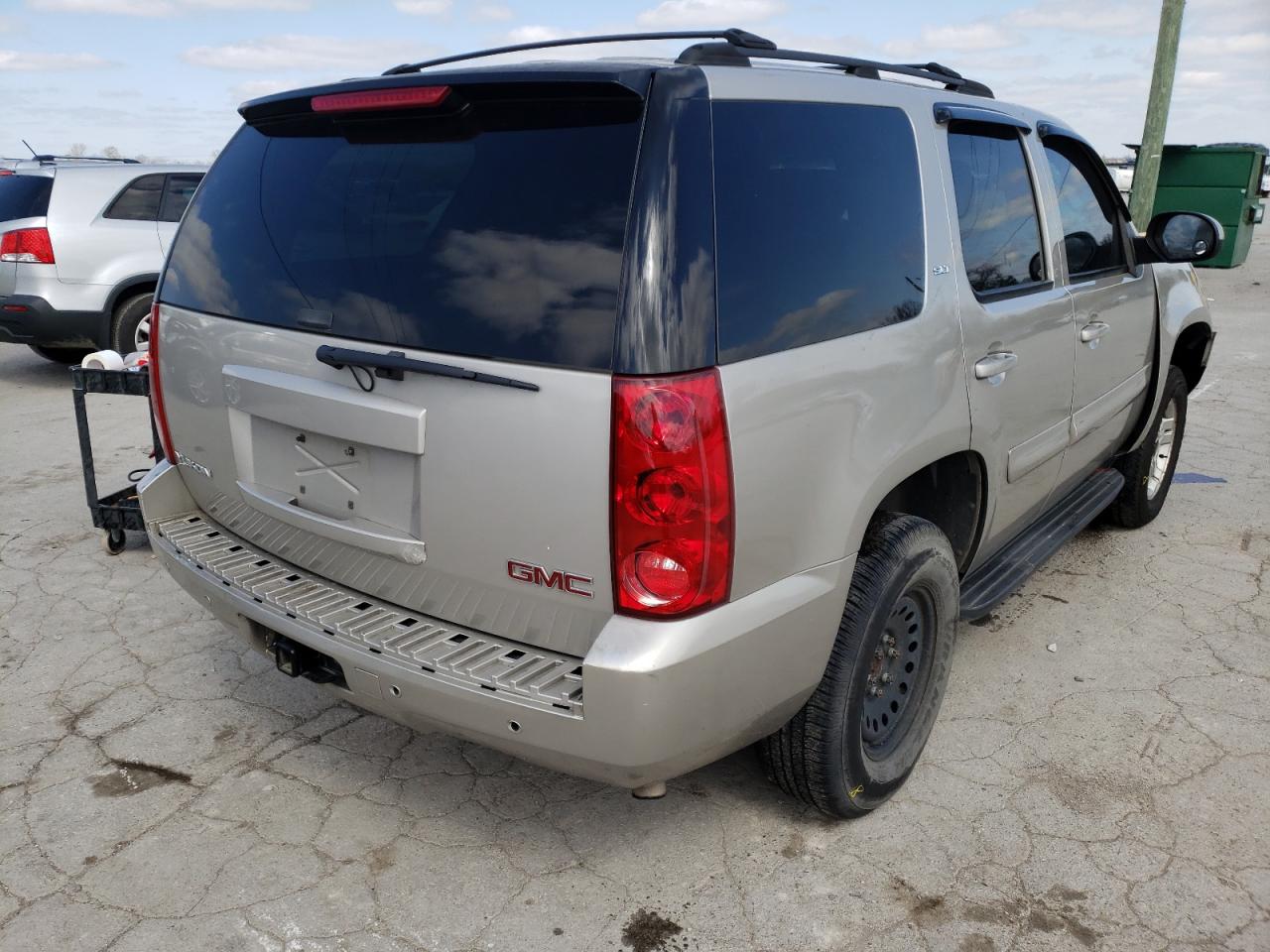 Photo 4 from auction – 2007 GMC YUKON with VIN 1GKFC13J97R135094