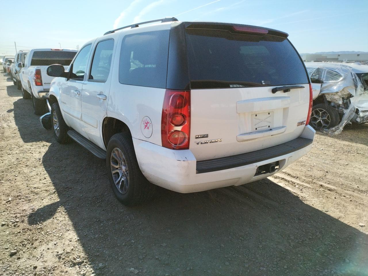 Photo 3 from auction – 2007 GMC YUKON with VIN 1GKFC13037R397989