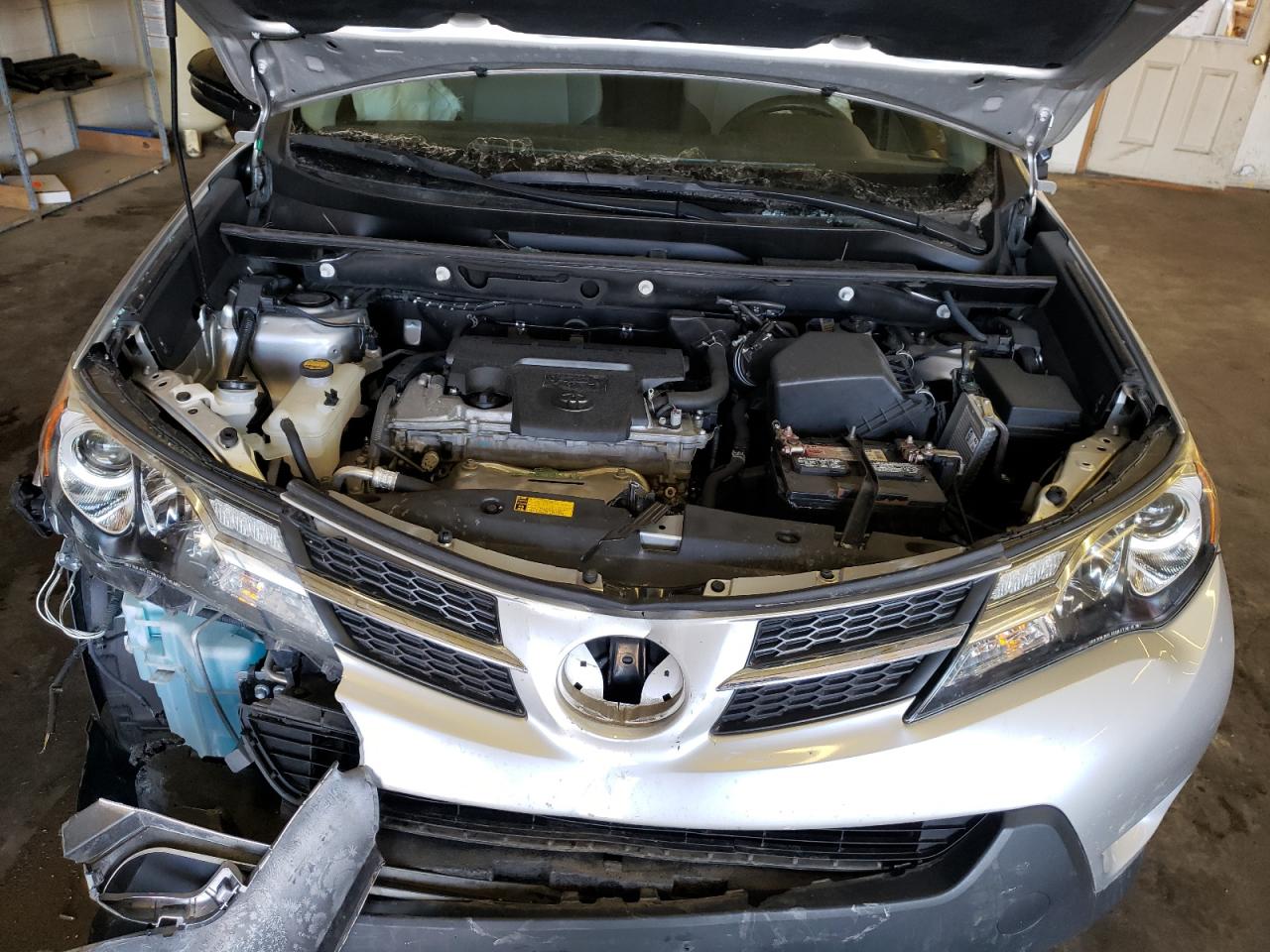 Photo 7 from auction – 2015 TOYOTA RAV4 XLE with VIN 2T3WFREV8FW168944