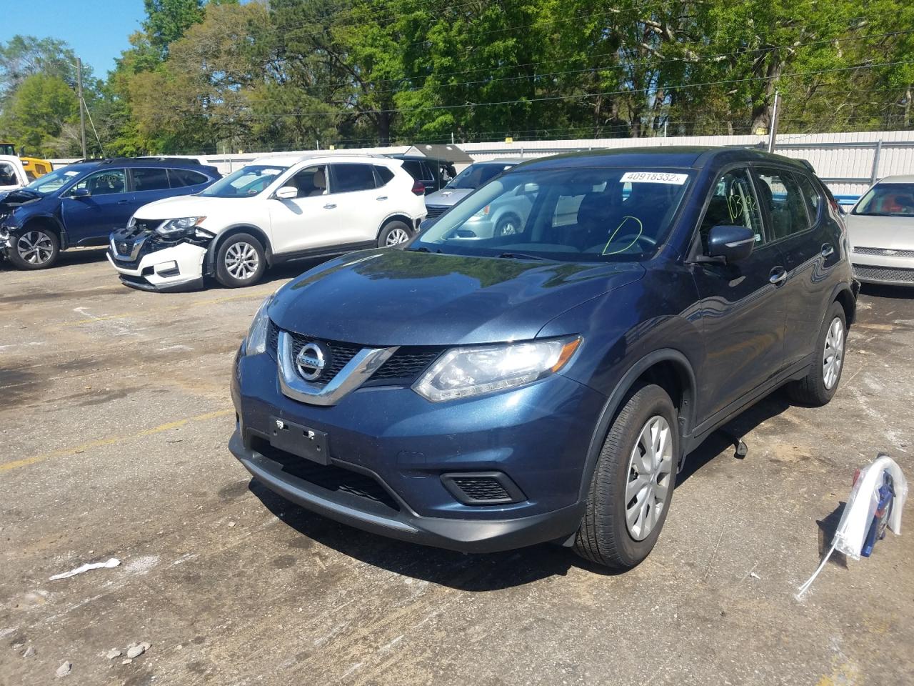 Photo 2 from auction – 2015 NISSAN ROGUE S with VIN KNMAT2MT2FP565037