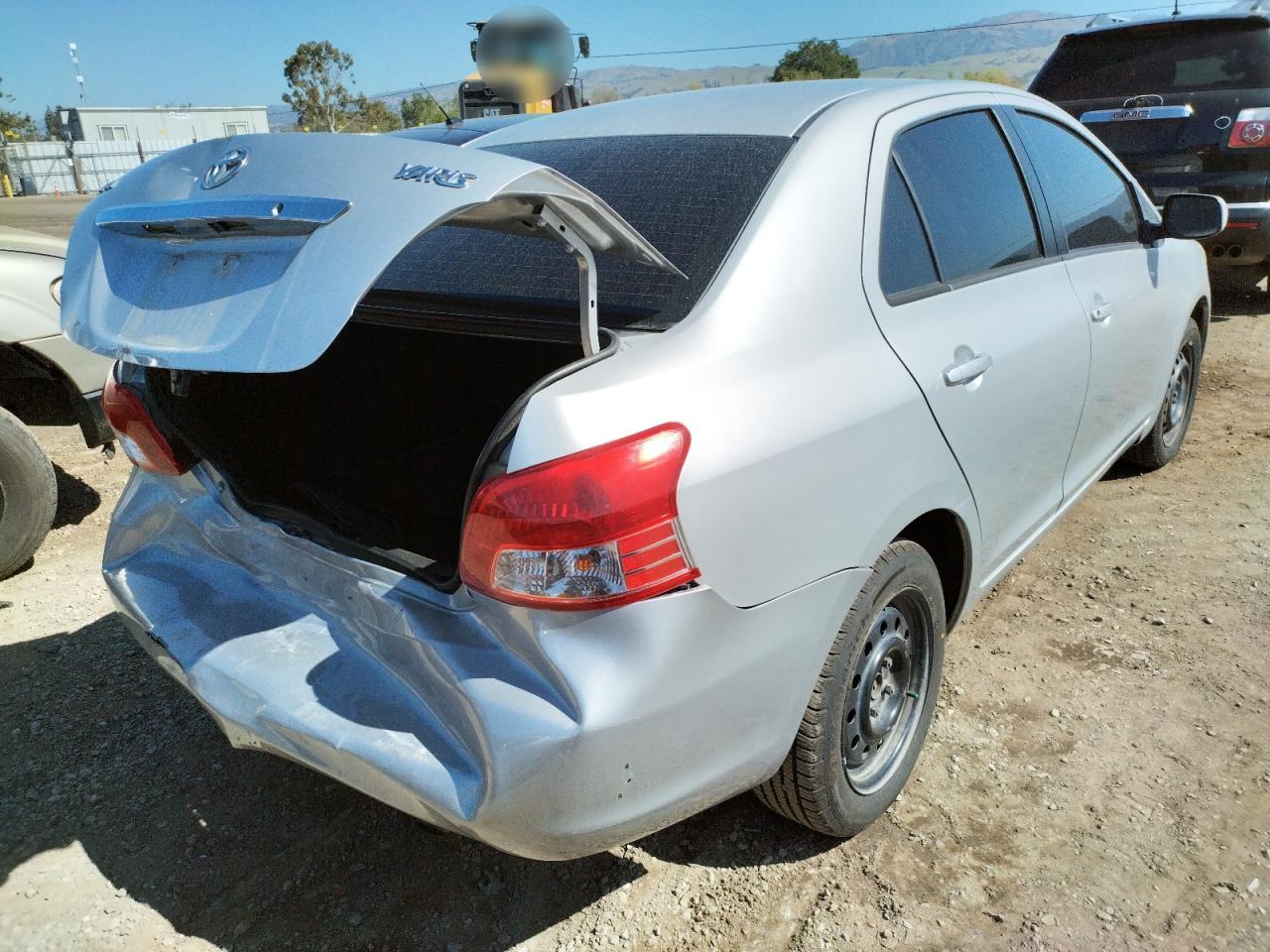 Photo 4 from auction – 2007 TOYOTA YARIS with VIN JTDBT923271003532