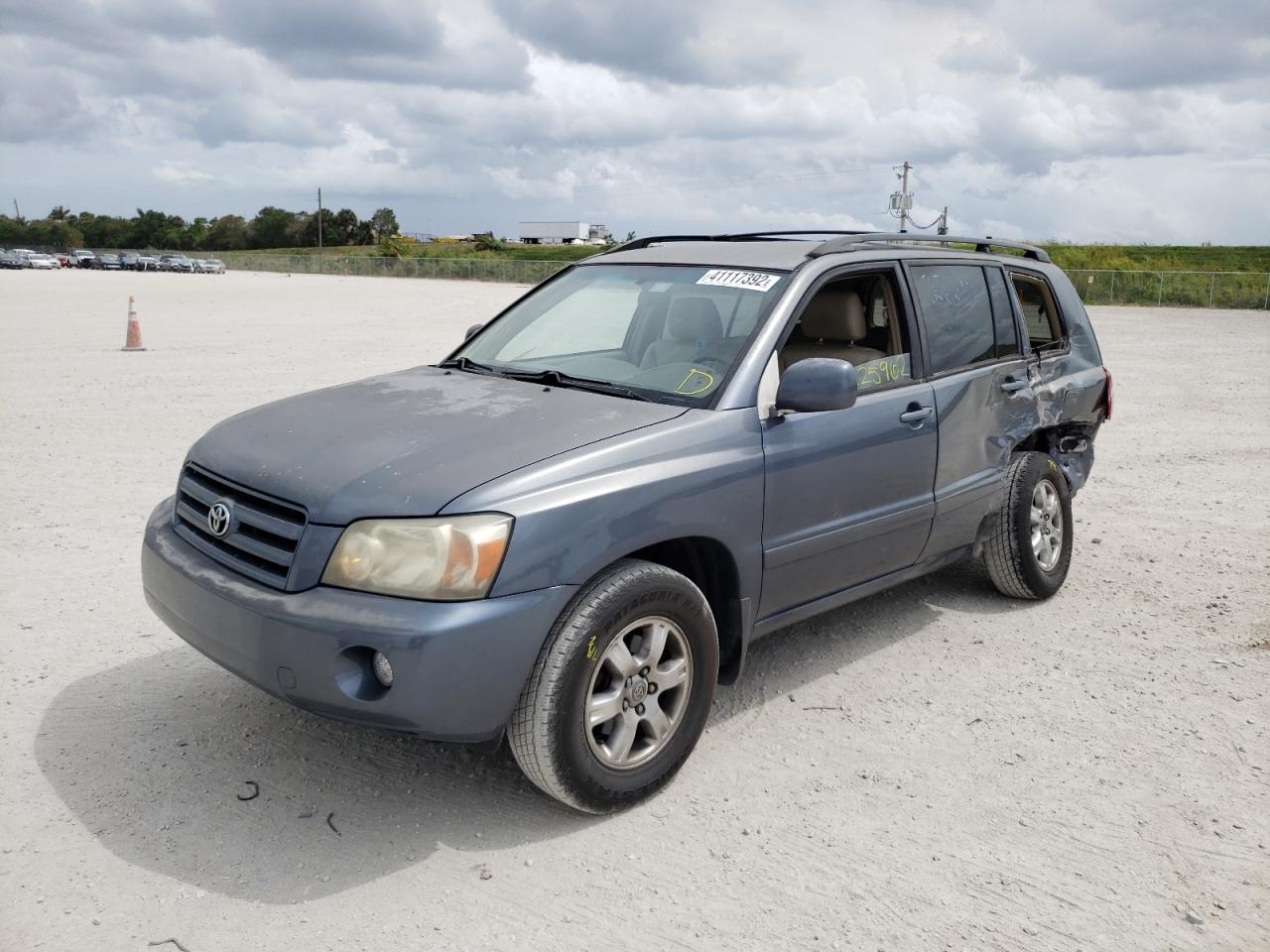 Photo 2 from auction – 2005 TOYOTA HIGHLANDER with VIN JTEDP21A750062224