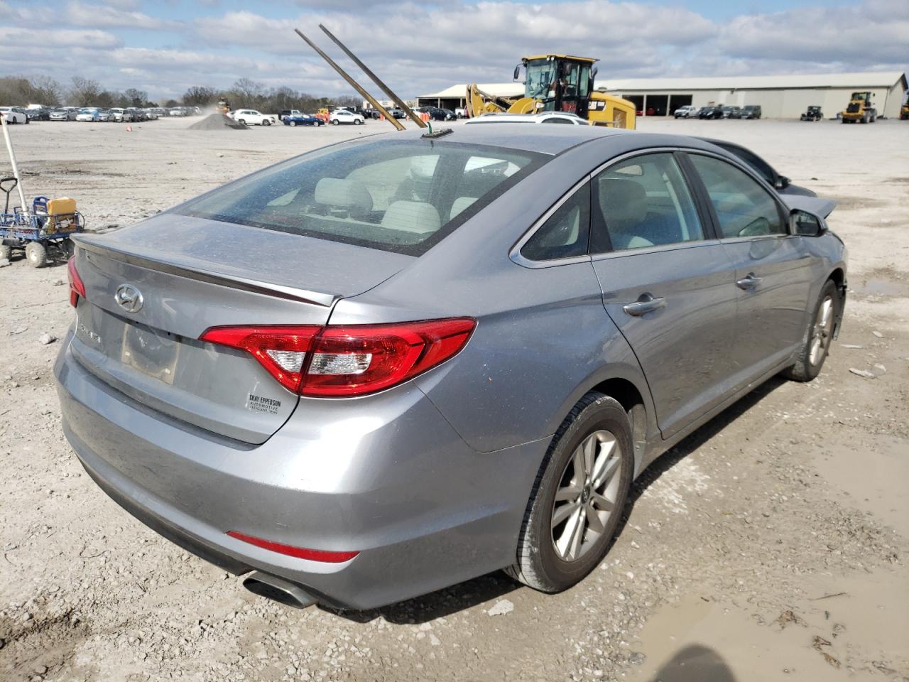 Photo 4 from auction – 2017 HYUNDAI SONATA SE with VIN 5NPE24AF0HH451583