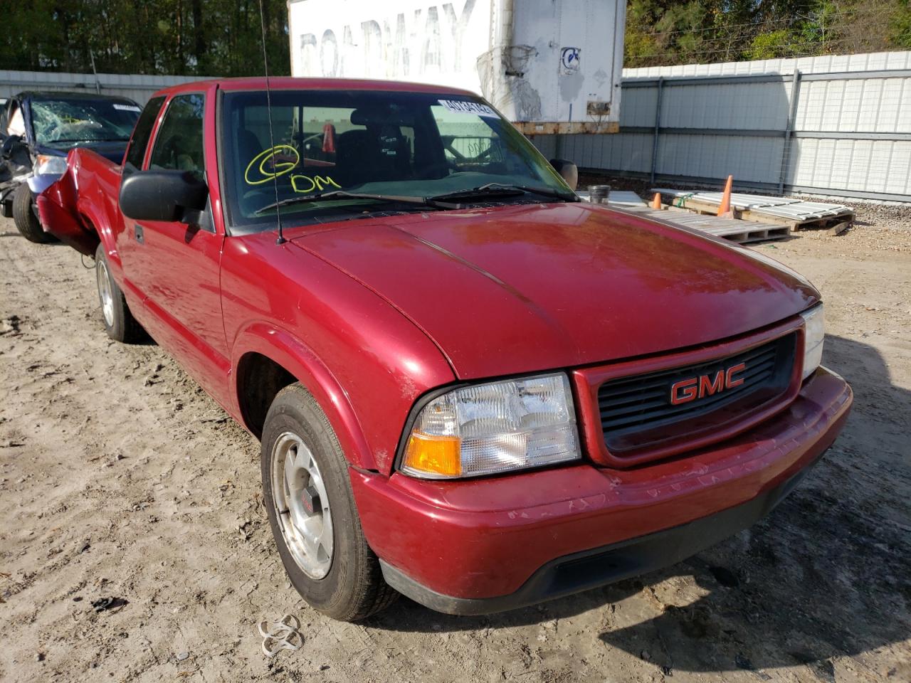 GMC SONOMA 2001 with VIN 1GTCS19W718158889 - Photo from auction