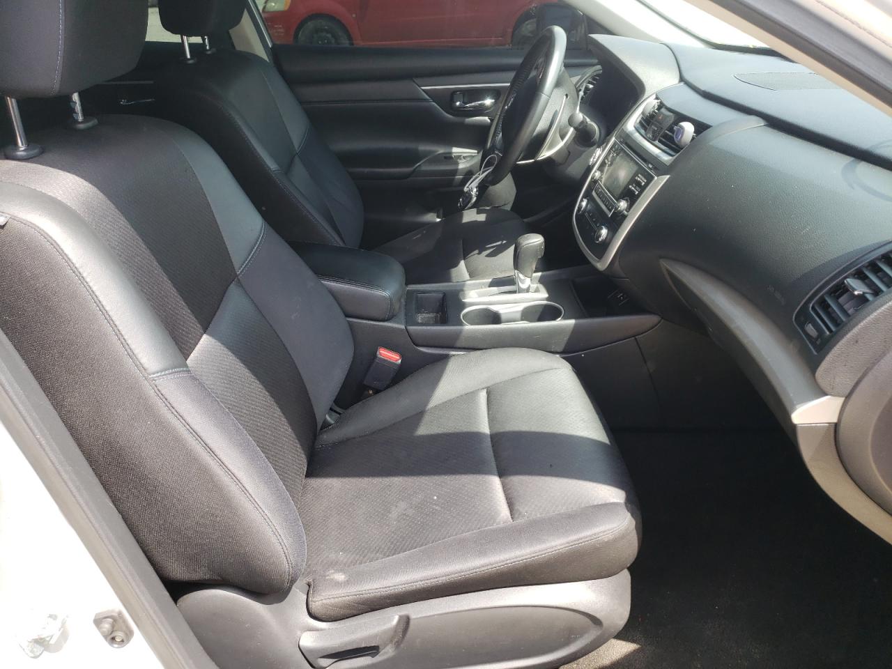 Photo 5 from auction – 2016 NISSAN ALTIMA 2.5 with VIN 1N4AL3AP4GC193941
