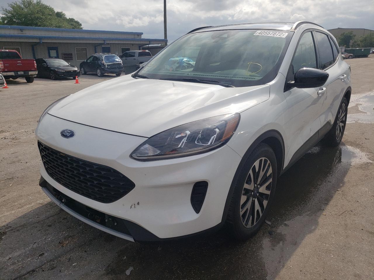 Photo 2 from auction – 2020 FORD ESCAPE SE with VIN 1FMCU0BZ7LUA69130