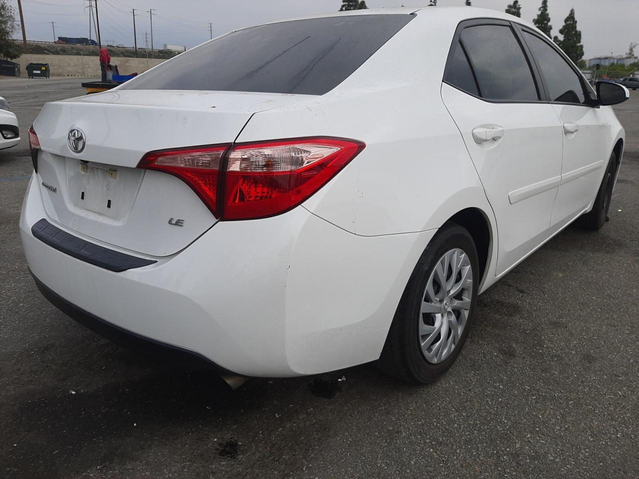 Photo 4 from auction – 2017 TOYOTA COROLLA L with VIN 5YFBURHE0HP672837