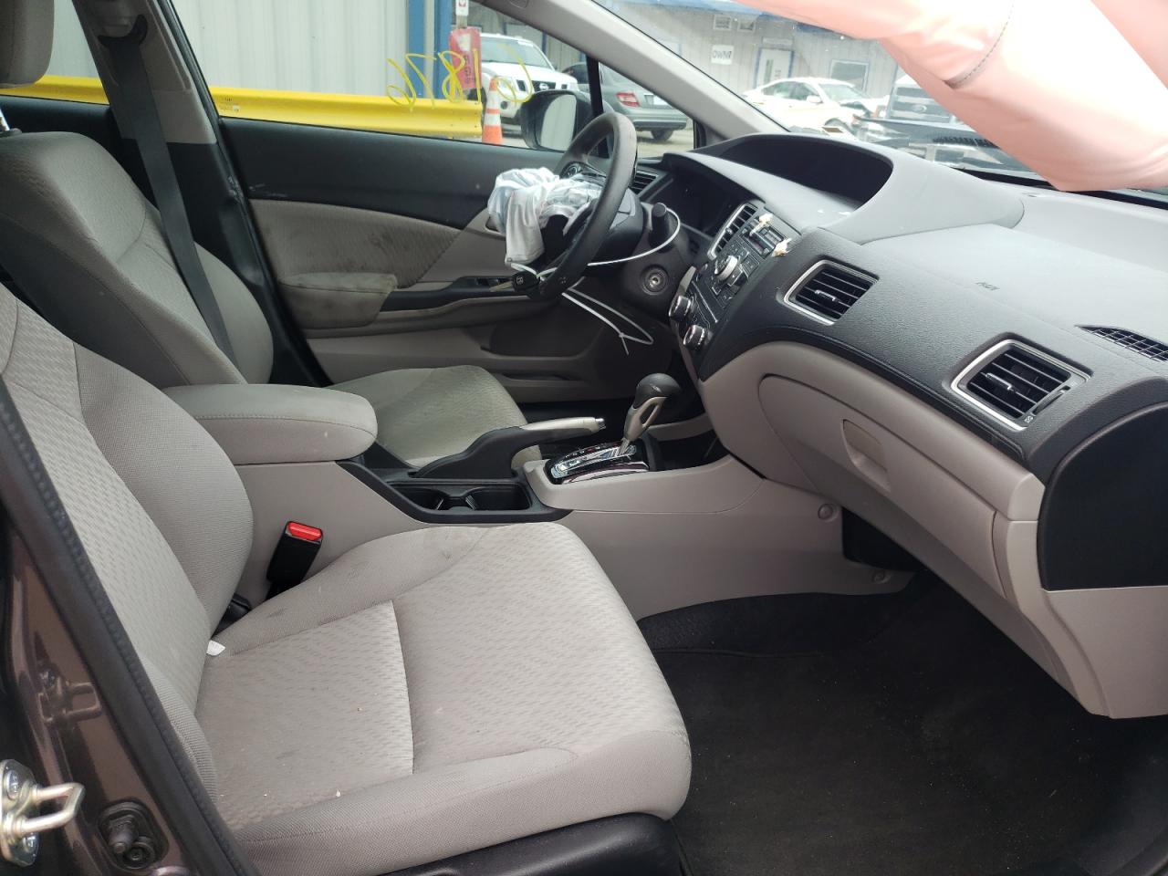 Photo 5 from auction – 2015 HONDA CIVIC LX with VIN 19XFB2F57FE000614
