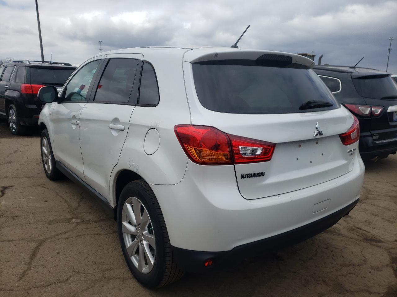 Photo 3 from auction – 2015 MITSUBISHI OUTLANDER with VIN 4A4AP3AW6FE032623