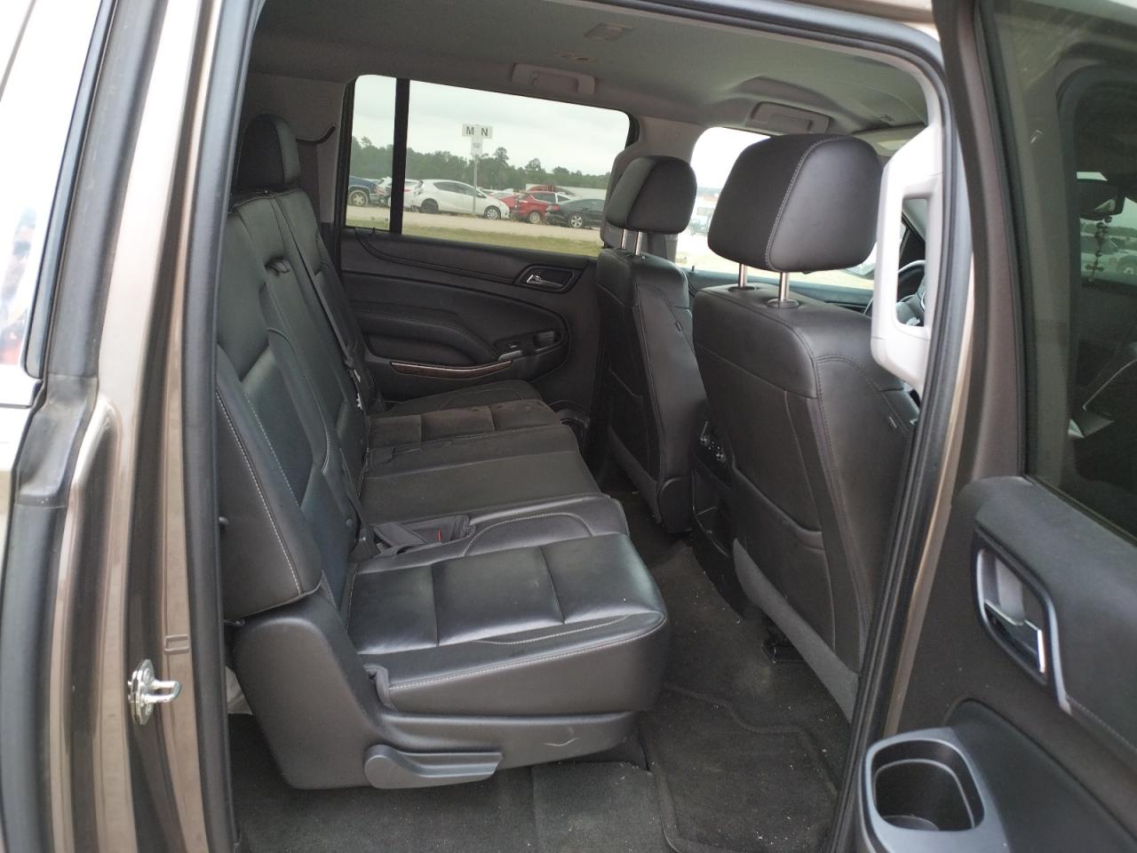 Photo 6 from auction – 2016 CHEVROLET SUBURBAN C with VIN 1GNSCHKC4GR105191
