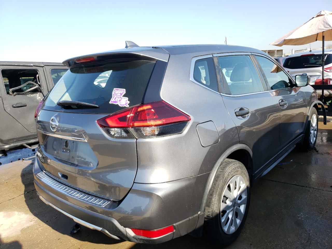 Photo 4 from auction – 2018 NISSAN ROGUE S with VIN KNMAT2MT3JP544335