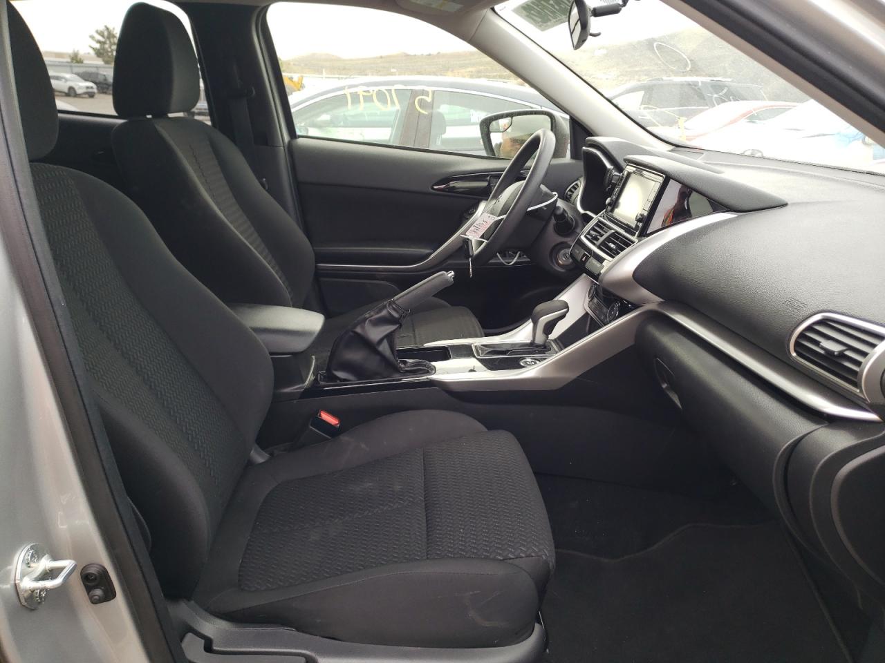 Photo 5 from auction – 2019 MITSUBISHI ECLIPSE CR with VIN JA4AT3AA7KZ039519