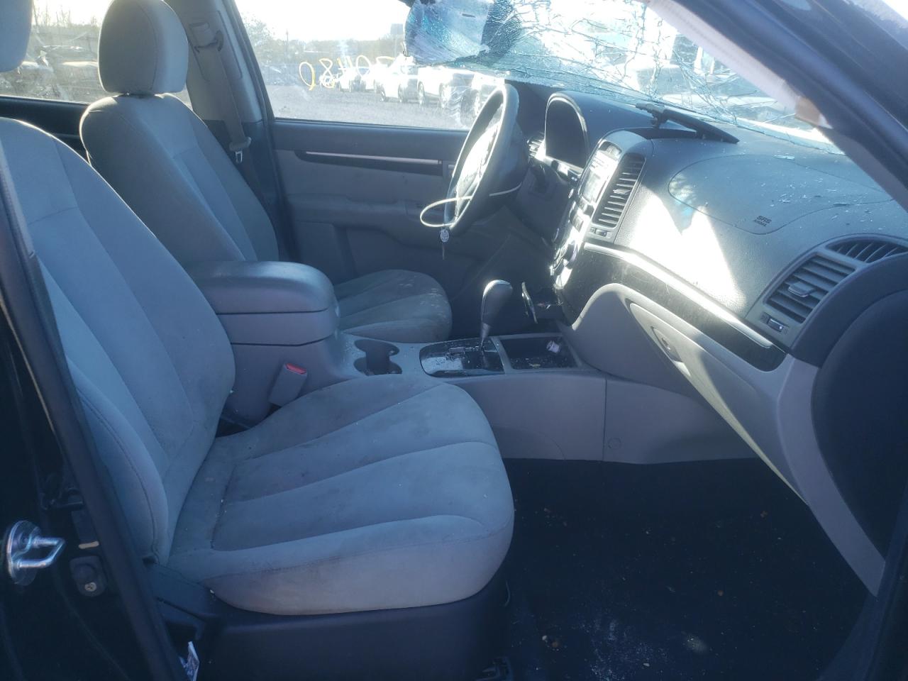 Photo 5 from auction – 2009 HYUNDAI SANTA FE G with VIN 5NMSG13D09H300188
