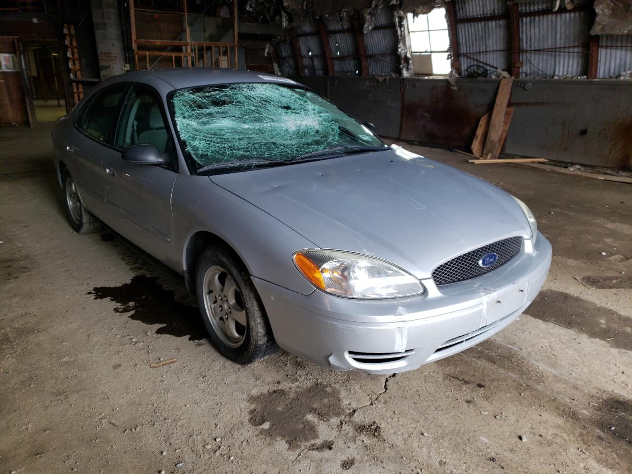 FORD TAURUS SE 2005 with VIN 1FAFP53205A135583 - Photo from auction